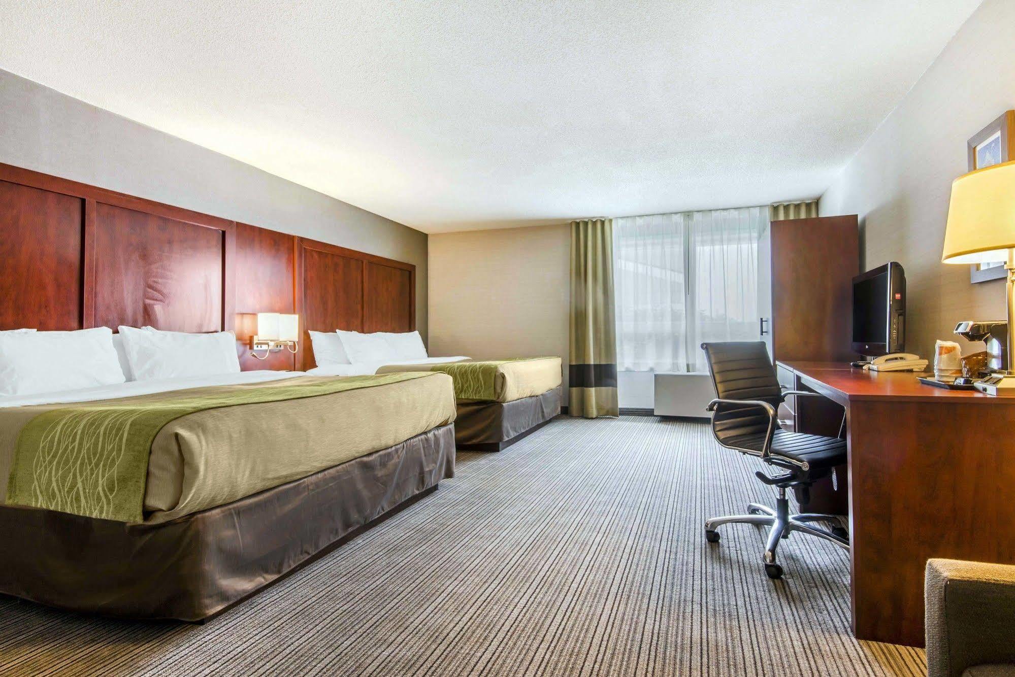 Comfort Inn & Suites Collingwood Exteriör bild